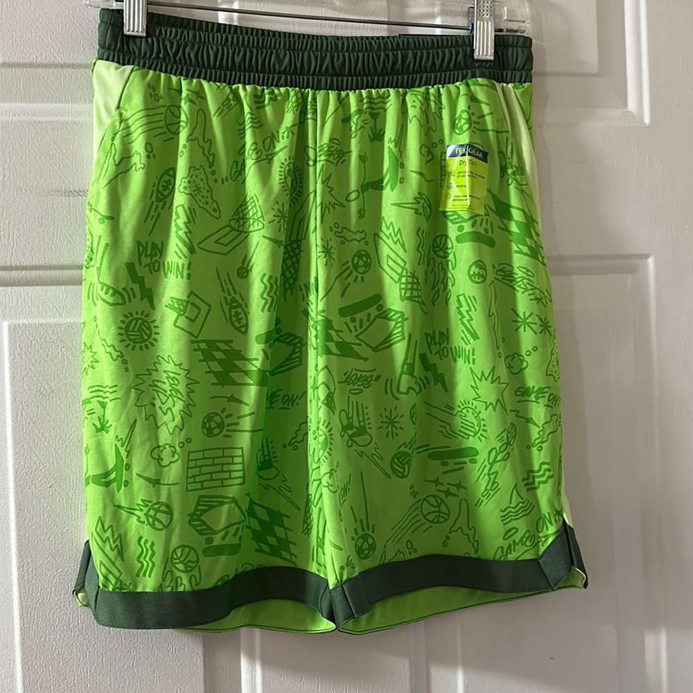 TEK GEAR GREEN DOODLE ATHLETIC SHORTS: NEW WITH TAGS: SIZE MEDIUM HUSKY